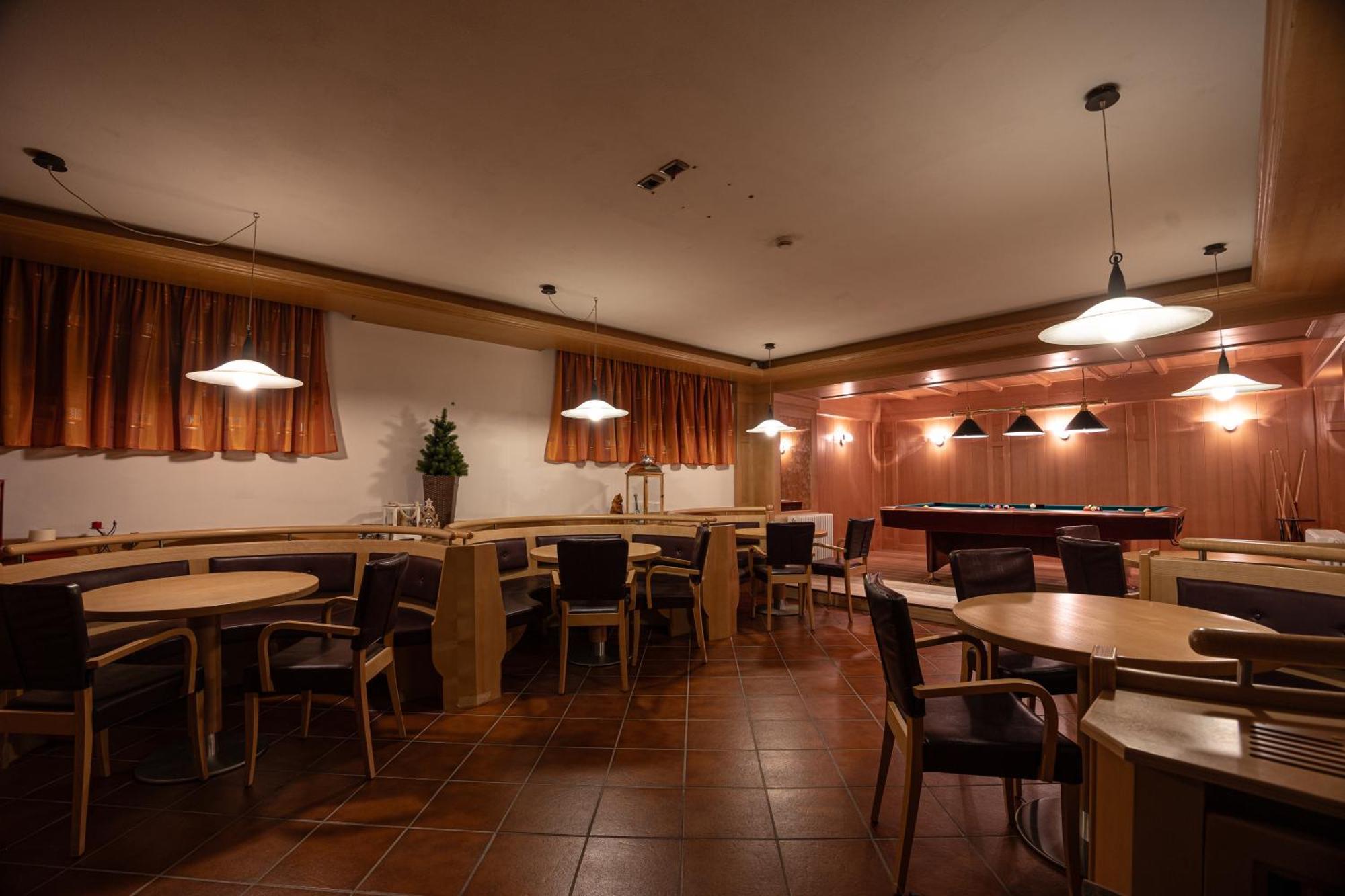 Hotel Engel カナツェーイ エクステリア 写真