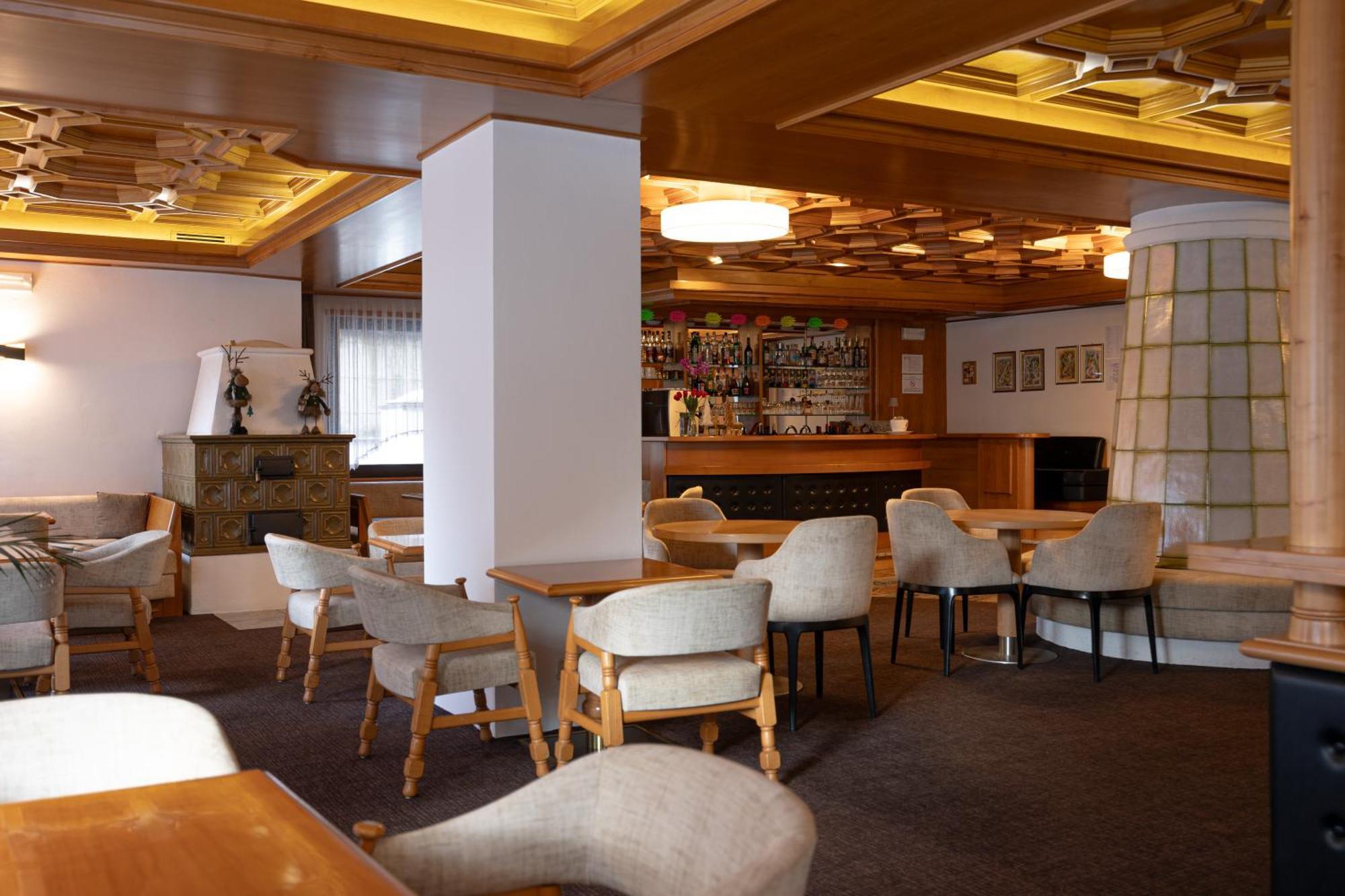 Hotel Engel カナツェーイ エクステリア 写真