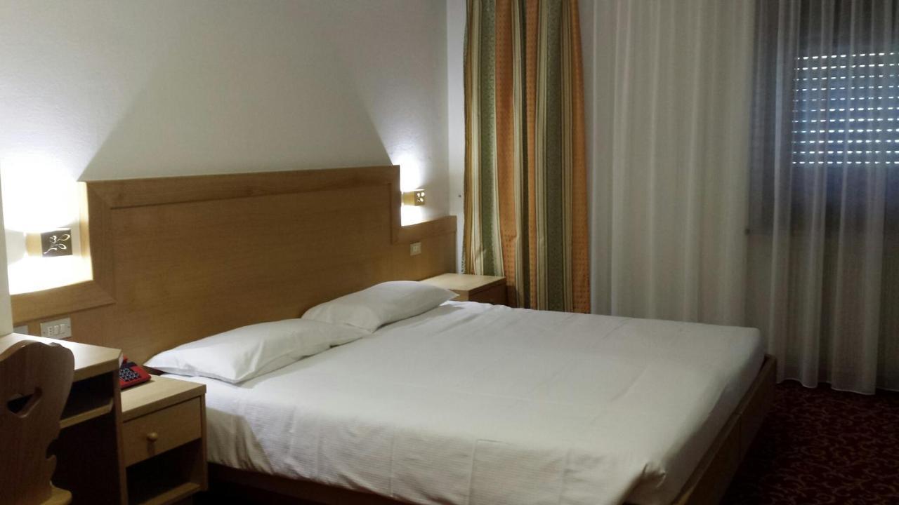Hotel Engel カナツェーイ エクステリア 写真