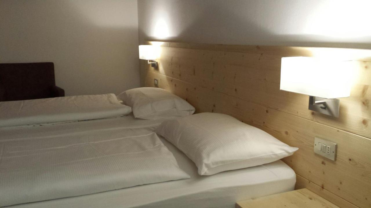 Hotel Engel カナツェーイ エクステリア 写真