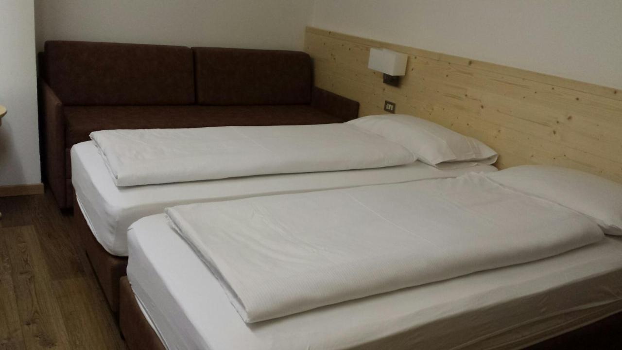 Hotel Engel カナツェーイ エクステリア 写真